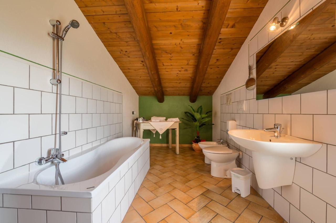 Villa Agriturismo Il Nido Di Bacco Saluzzo Exterior foto