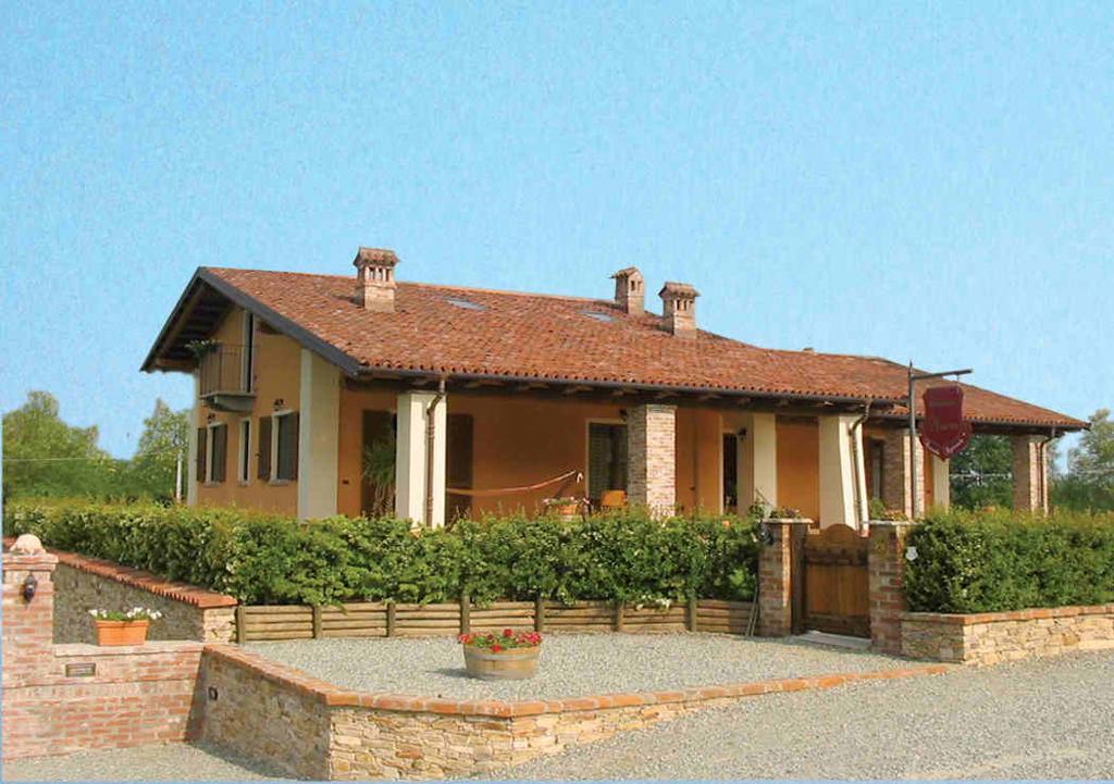 Villa Agriturismo Il Nido Di Bacco Saluzzo Exterior foto